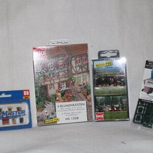 BUSCH Miniatures Lot - Outdoor Scene and Flowers "NEW"